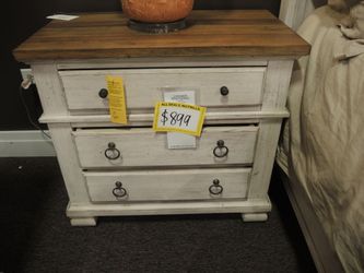 Napa Belmont 3 Drawer Nightstand - Distressed Antique White With Natural Wood Top | Bedside Table | Bedside Cabinet