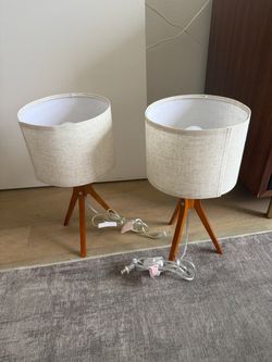 2 Nightstand Lamps