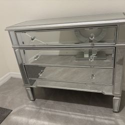 Project Mirrored Chest 