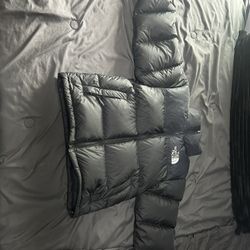 The North Face Men’s Puffer Jacket 