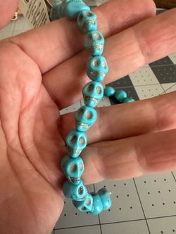 Howlite Skull Beads 1 set