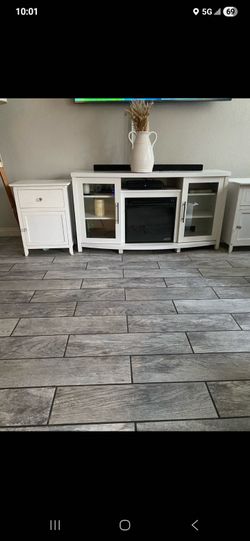 FURNITURE, ENTERTAINMENT CENTER, TABLE AND CHAIRS, SHELF