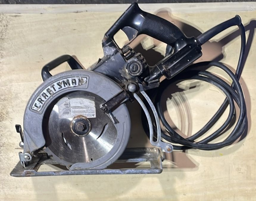 VINTAGE CRAFTSMAN INDUSTRIAL WORM DRIVE SAW 7 1/4" 135.276103, works great