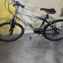 Men’s 26 inch trek bike model 300