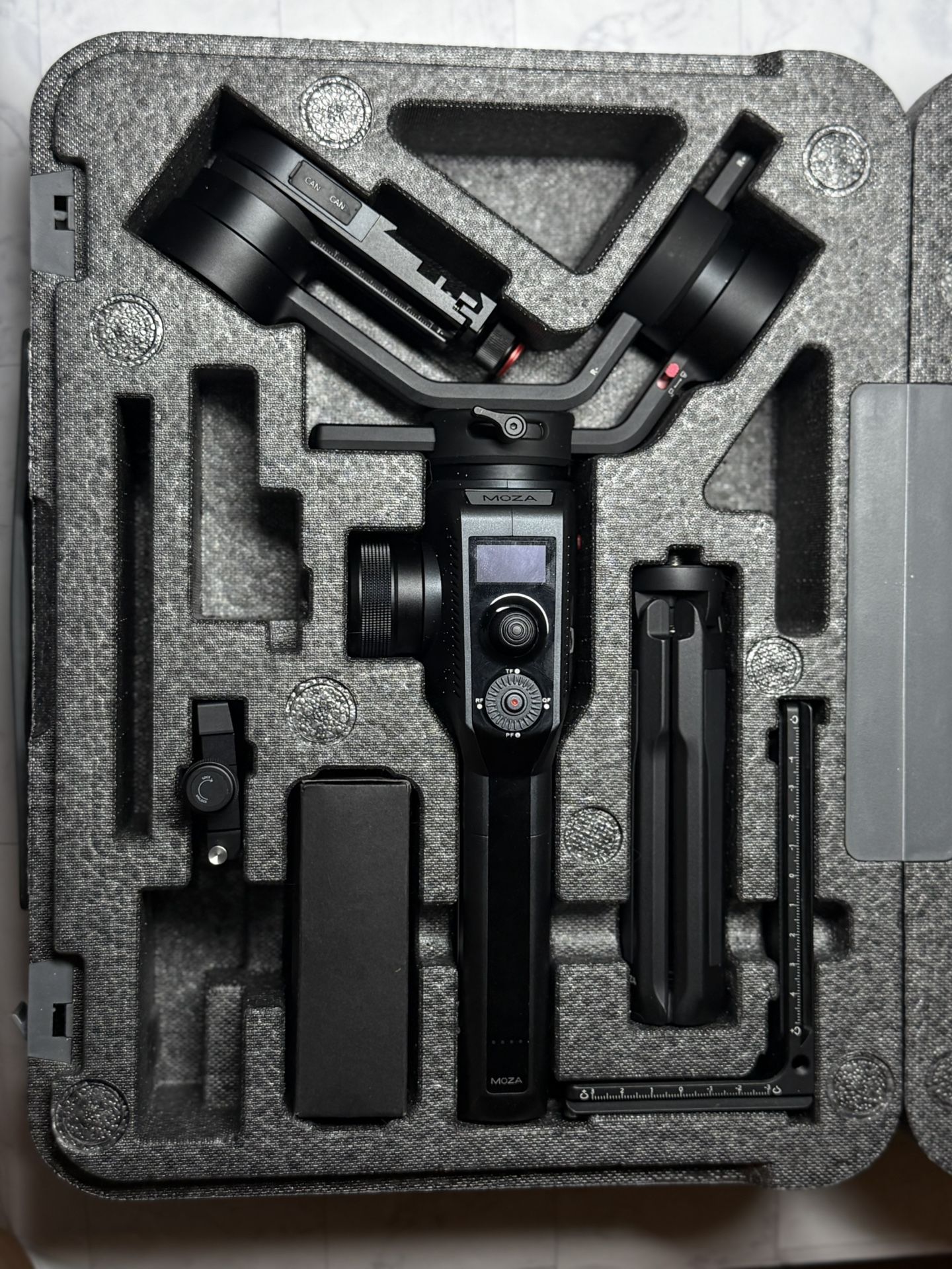 Moza AirCross Gimbal - Main Image