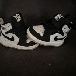 JORDAN 1 MID
