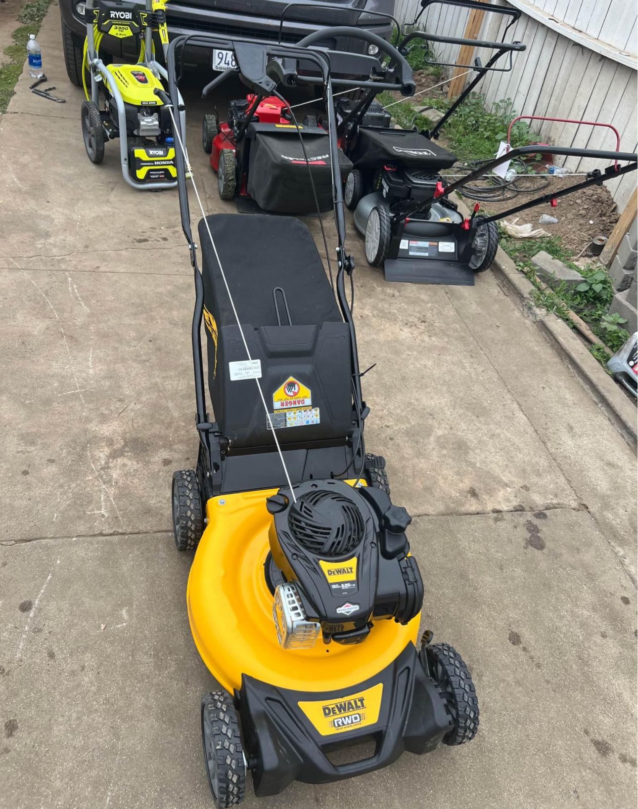 DEWALT 21 in. 150cc Briggs and Stratton 625ex Engine Rear Wheel Drive 2-in-1 Gas Self Propelled Walk