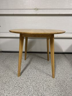 Solid Wood Round Dining table
