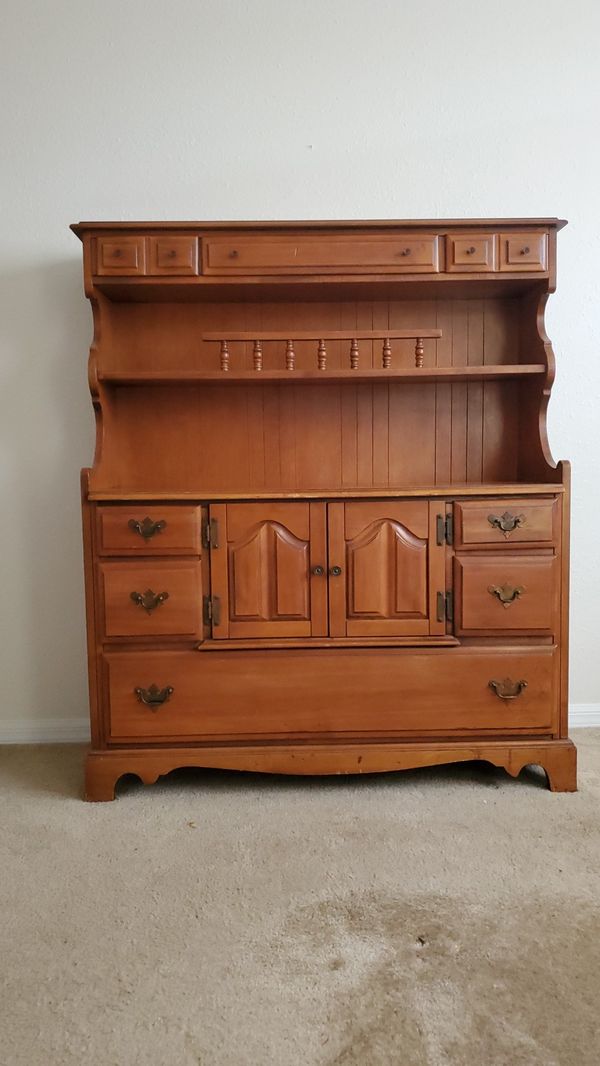 Ethan Allen Dining room Hutch and matching Unique Corner unit for Sale