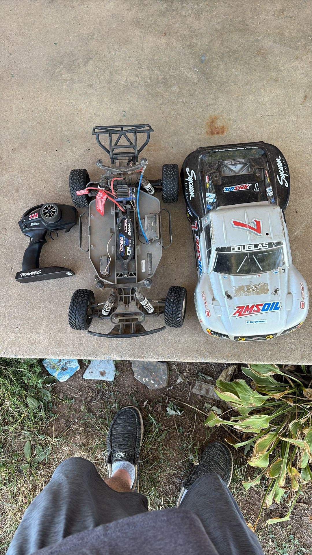 Traxxas Slash With custom Douglas number seven Amsoil racing body
