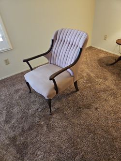 Vintage Decorative Light Pink Chair! 