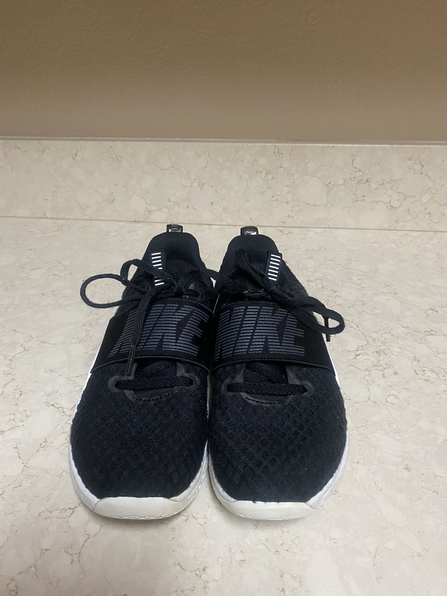 Tenis Nike Renew - Size 7