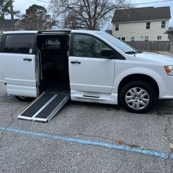 2019 Dodge Grand Caravan Braun Ability Wheelchair Van 