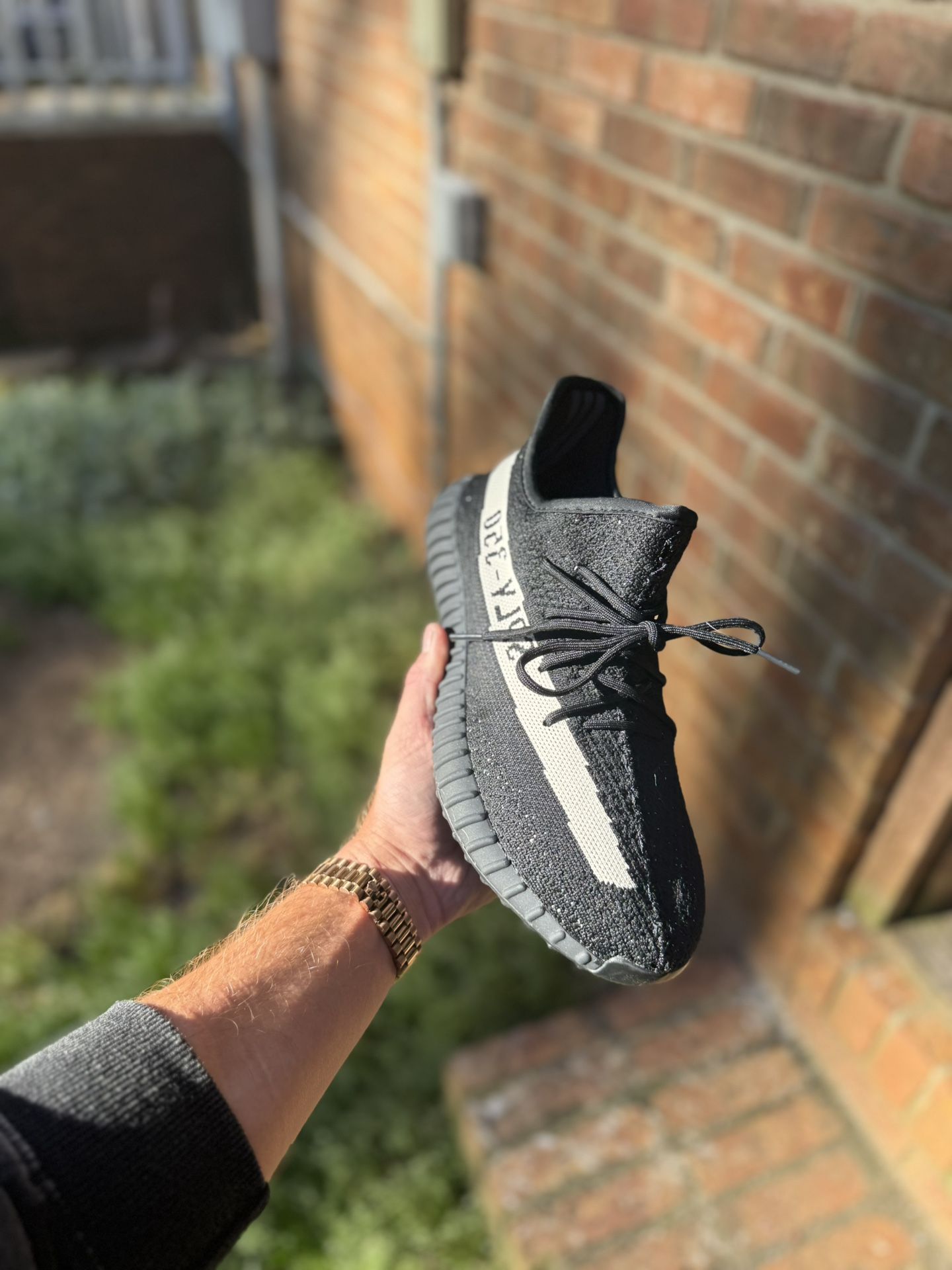 Adidas Yeezy Boost V2 Oreo Size 9.5 Mens