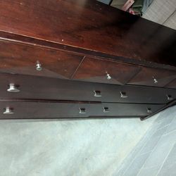 6-Drawer Mahogany Wood Dresser