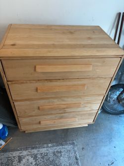 Solid Wood 4 Drawer Dresser – Vintage Style