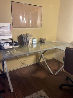 Realspace® Vista Glass 76"W L-Shape Corner Desk, Silver+ Chairs