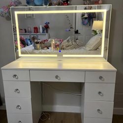 Makeup Vanity