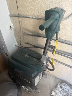 Nobles Strive Compact Carpet Cleaner