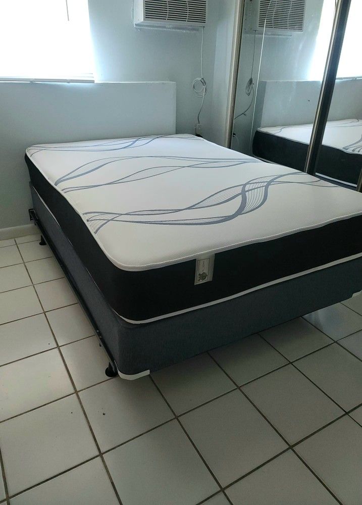 NEW FULL MATTRESS AND BOX SPRING 2PC, bed frame not included on price Home & Garden