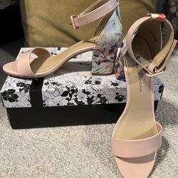 NEW Women’s dress sandals by CL Laundry 