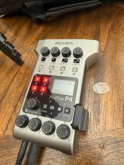Zoom P4