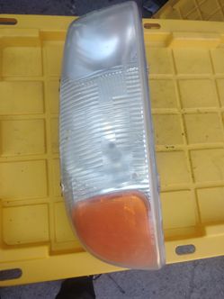 2001 GMC Yukon headlight  right side