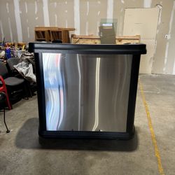 Mobile Bar With Cover 