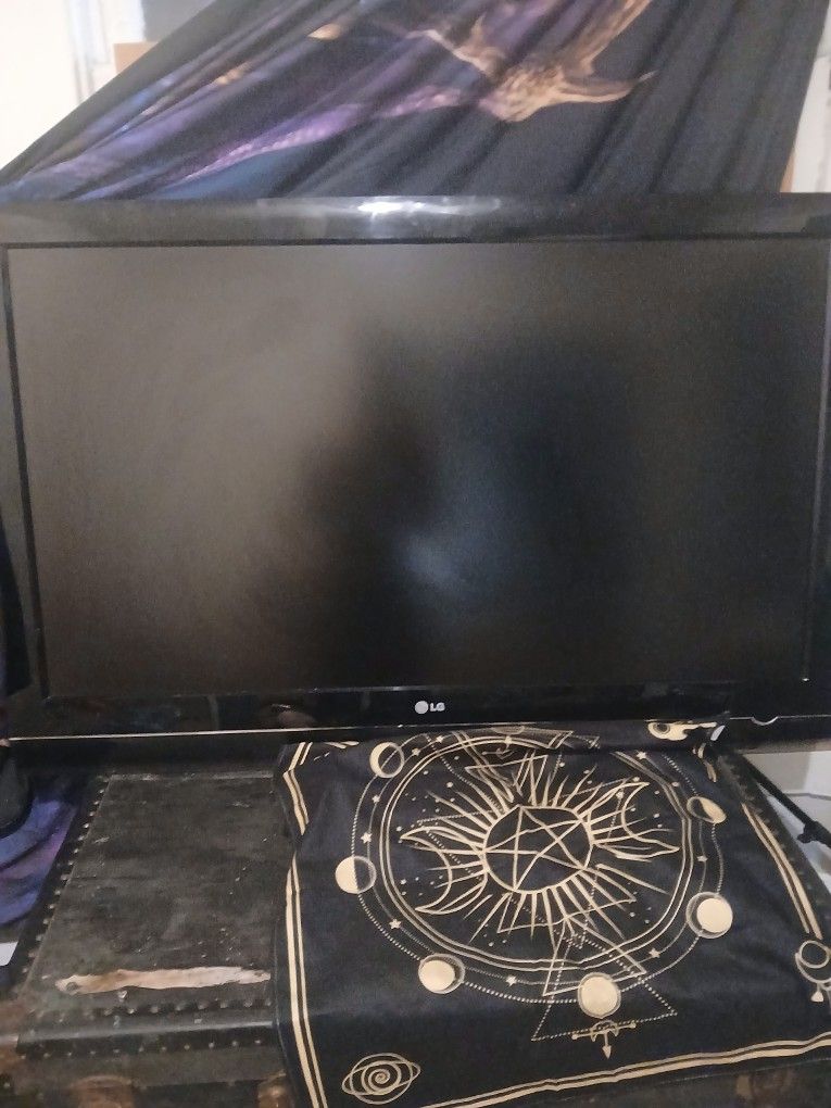 LG Plasma TV 52"