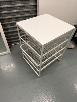 Storage Organizer with 4 Baskets