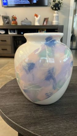 Vohann ceramic vase