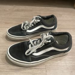  Vans Old Skool Sneakers