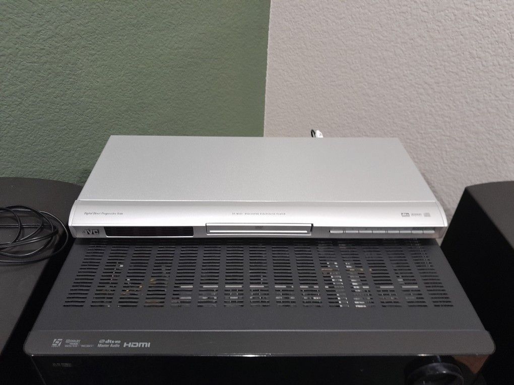 JVC XV-N332 DVD Player