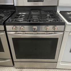 Samsung 30” Black and Stainless Steel Gas Stove