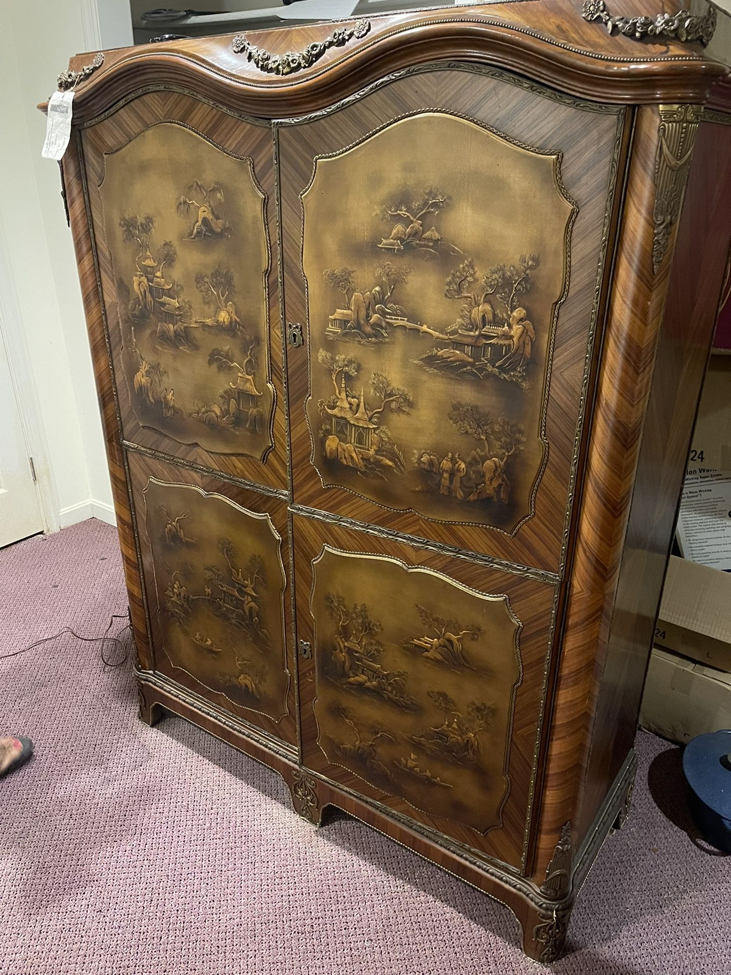 Fine Royal Palermo Chinoiserie Cabinet - Beautiful Antique Furniture