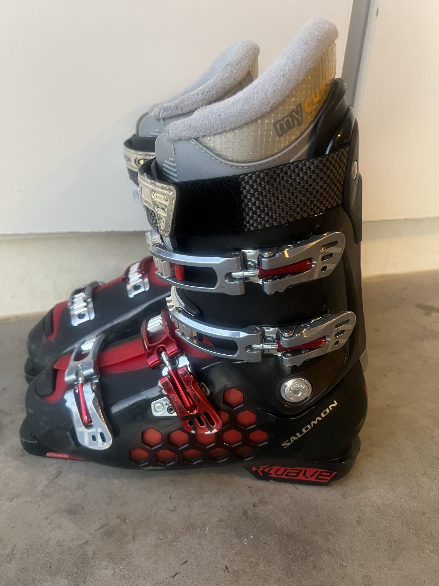 Salomon Ski Boots Men’s Size 9