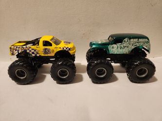 Hot Wheels Monster Truck 2-Pack Big Dang & Grave Digger