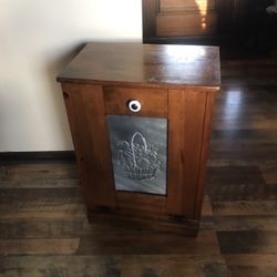 Antique Vintage Wood Trash 