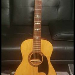 VINTAGE 1960s USA Sears Roebuck atomic Logo #319 Parlor Acoustic Guitar