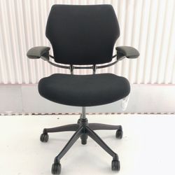 2021 Humanscale Freedom Chair Fully Like New Condition - Yes It's Still Available 