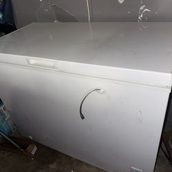 Amana Chest Freezer
