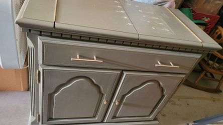 CABINET/ DRESSER  REAL WOOD
