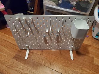 Self Standing Peg Board With Accessories