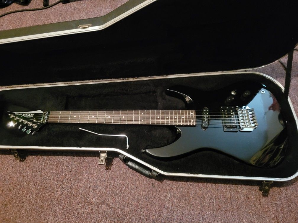 YAMAHA RGX 211 Electric Super Strat Guitar w/Locking Tremolo