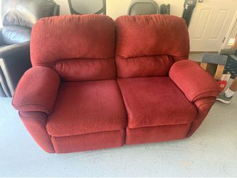 Free reclining loveseat
