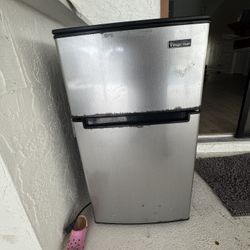 Mini Fridge with Freezer | Compact Refrigerator | Works Great 