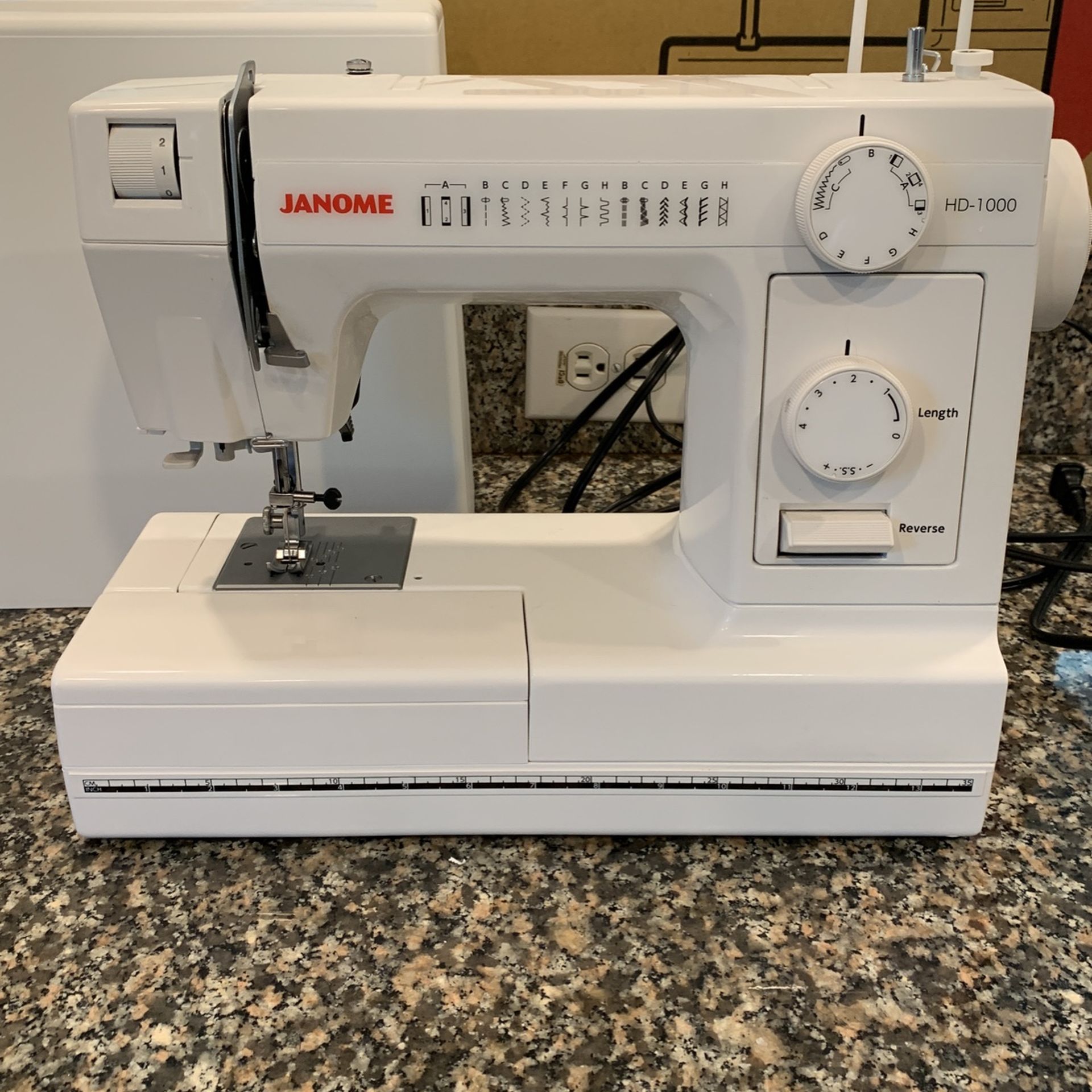 Sewing Machine Janome HD-1000 Model 731LE 0.7A