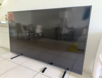 Samsung TV 79 inch
