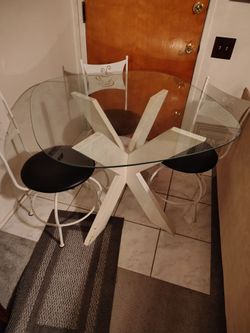 Table 3 swivel chairs only