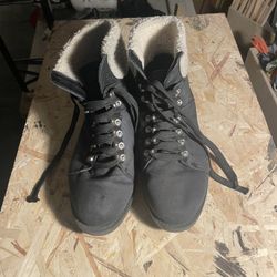 Black Boots With White Lining